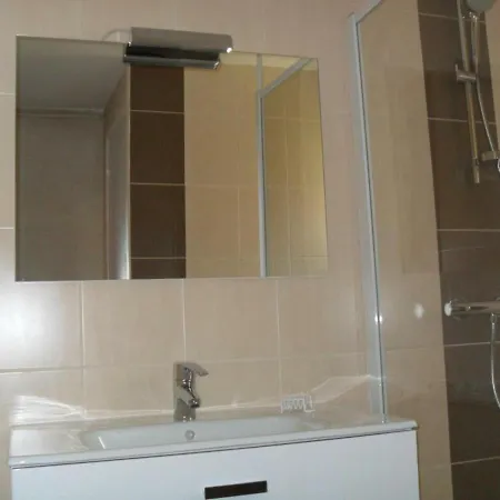 Σπίτι διακοπών Ancienne Ferme Renovee Avec Jardin, Proche Allier, 3 Chambres, Confort Moderne, Ideale Randonnees! - Fr-1-489-92 Chatel-de-Neuvre