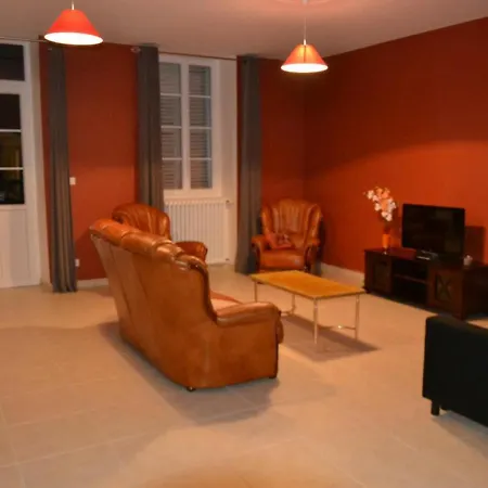 Σπίτι διακοπών Ancienne Ferme Renovee Avec Jardin, Proche Allier, 3 Chambres, Confort Moderne, Ideale Randonnees! - Fr-1-489-92 *