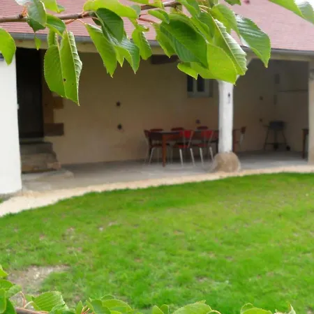 Ancienne Ferme Renovee Avec Jardin, Proche Allier, 3 Chambres, Confort Moderne, Ideale Randonnees! - Fr-1-489-92 * Chatel-de-Neuvre
